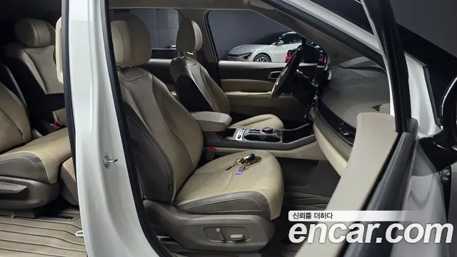 Kia Canival Новый Carnival 4 поколение Бензин 7 мест Noblesse — Фото автомобиля 2