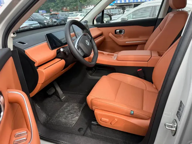 Leapmotor C10 — Фото автомобиля 5