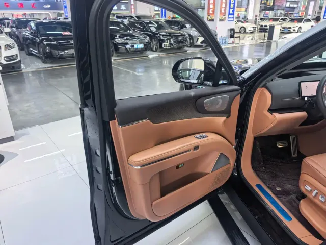 Leapmotor D Series — Фото автомобиля 5