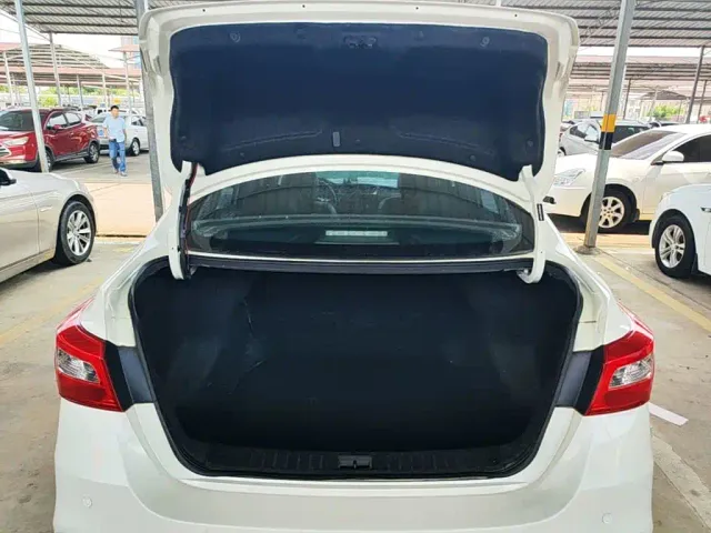 Nissan Sylphy — Фото автомобиля 18