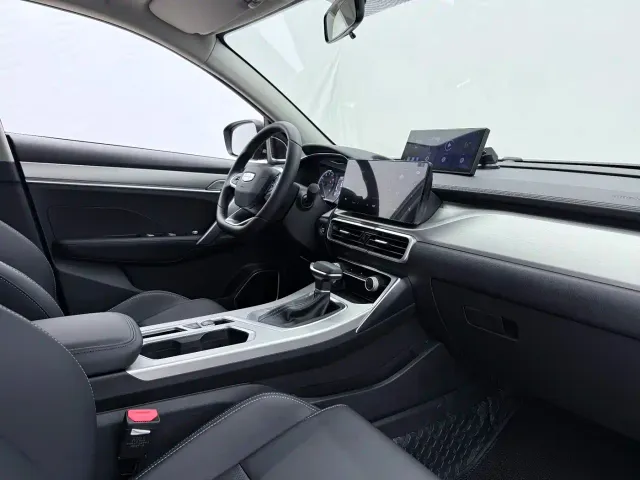 Geely Binyue — Фото автомобиля 8