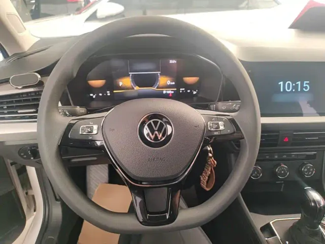 Volkswagen Lavida — Фото автомобиля 10