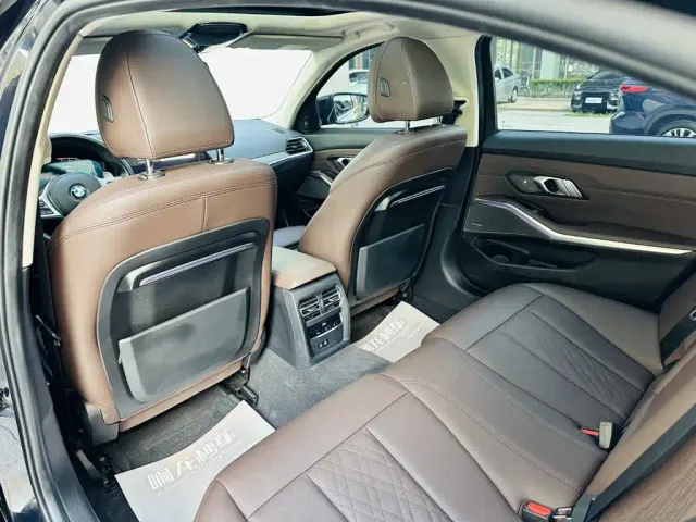 BMW 3 Series — Фото автомобиля 10