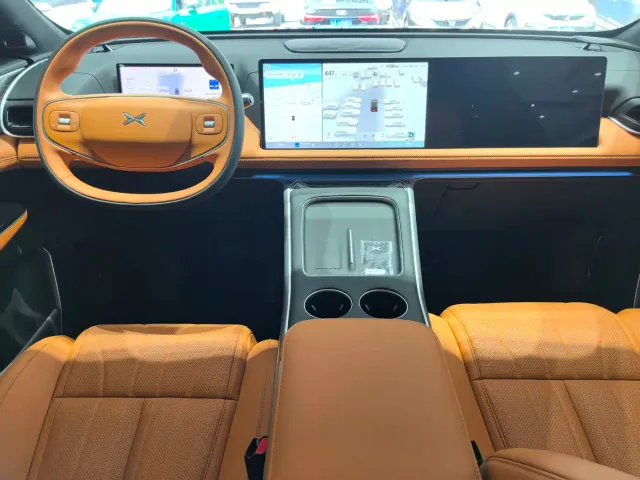 Xpeng G9 — Фото автомобиля 8