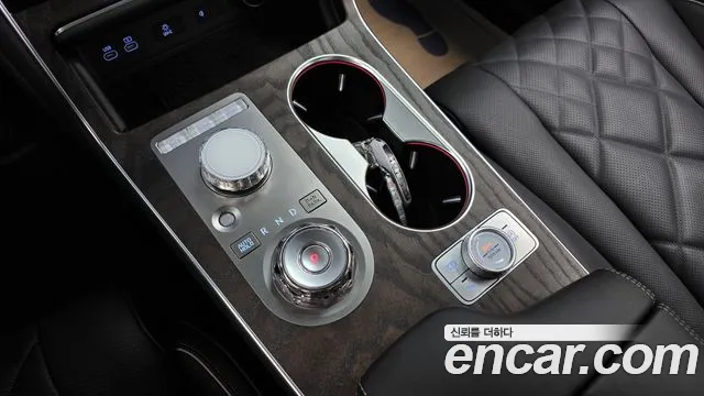 Genesis GV80 — Фото автомобиля 12