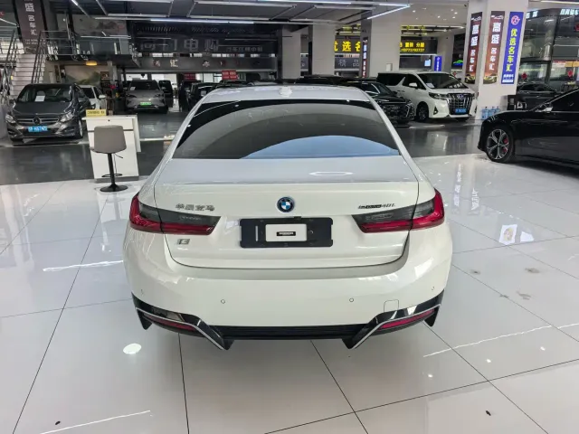 BMW i3 — Фото автомобиля 16