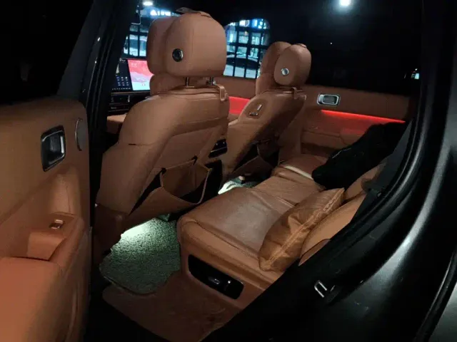 Li Auto L8 — Фото автомобиля 14
