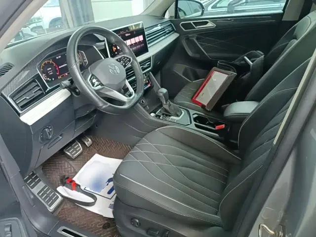 Volkswagen Tiguan L — Фото автомобиля 14