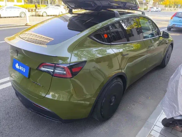Tesla Model Y — Фото автомобиля 3