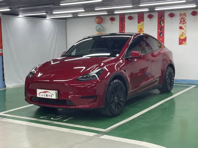 Фотография автомобиля — Tesla Model Y