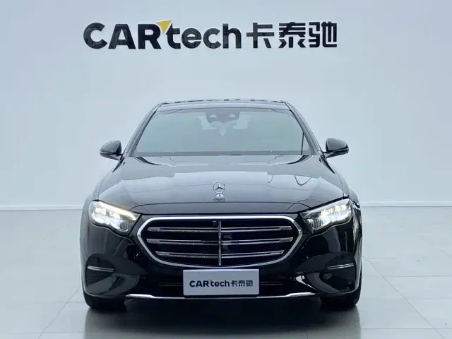 Mercedes-Benz E-Class — Фото автомобиля 2