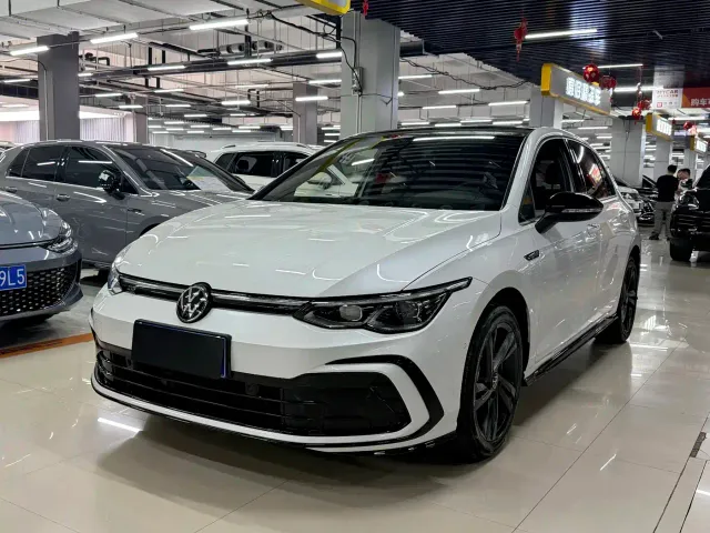 Фотография автомобиля — Volkswagen Golf