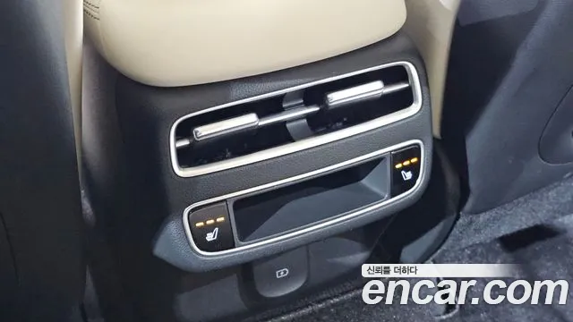 Genesis GV70 — Фото автомобиля 30