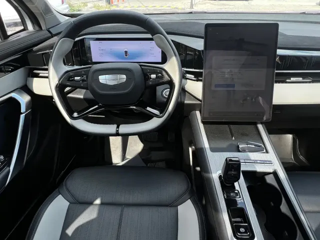Geely Boyue L — Фото автомобиля 14