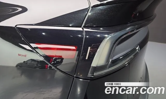 Tesla Model Y — Фото автомобиля 8