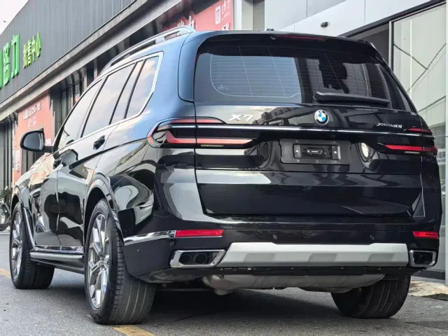 BMW X7 — Фото автомобиля 8
