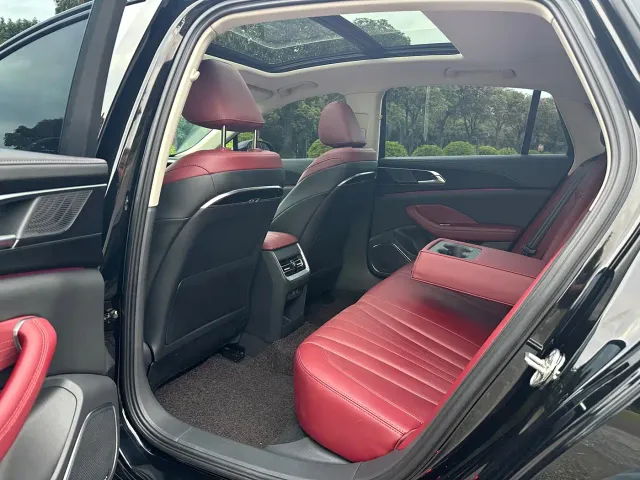 Hongqi H5 — Фото автомобиля 8