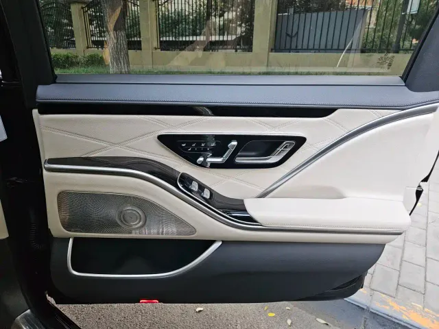 Mercedes-Benz Maybach S-Class — Фото автомобиля 13