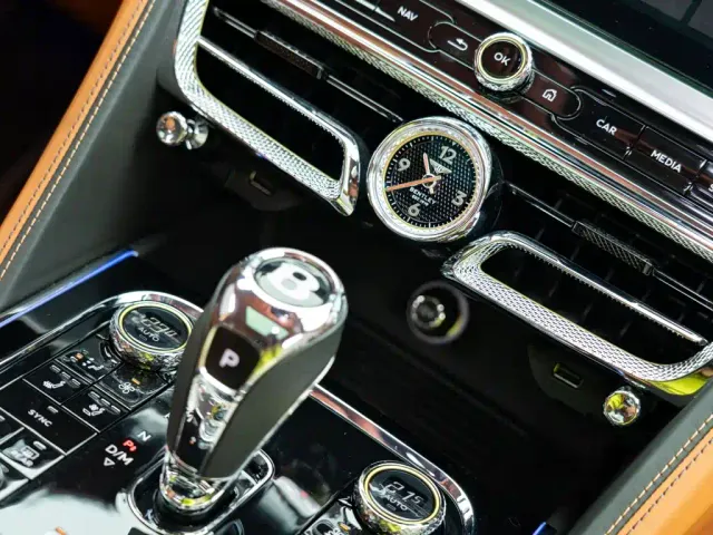 Bentley Flying Spur — Фото автомобиля 23