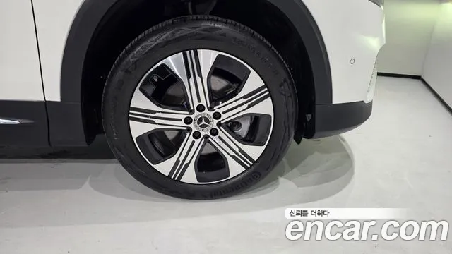 Mercedes-Benz EQB — Фото автомобиля 2
