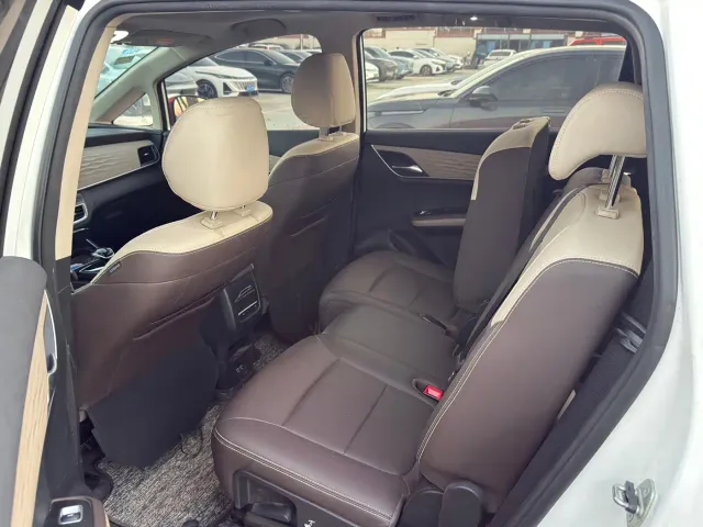 BYD Song MAX — Фото автомобиля 5
