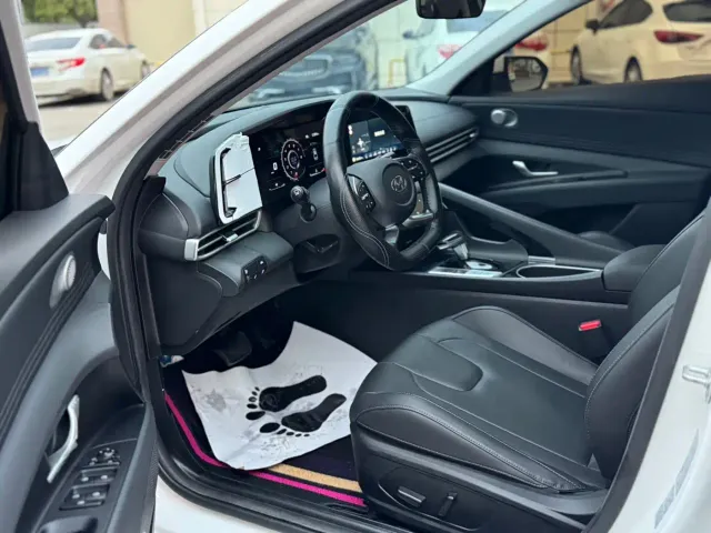 Hyundai Elantra — Фото автомобиля 7