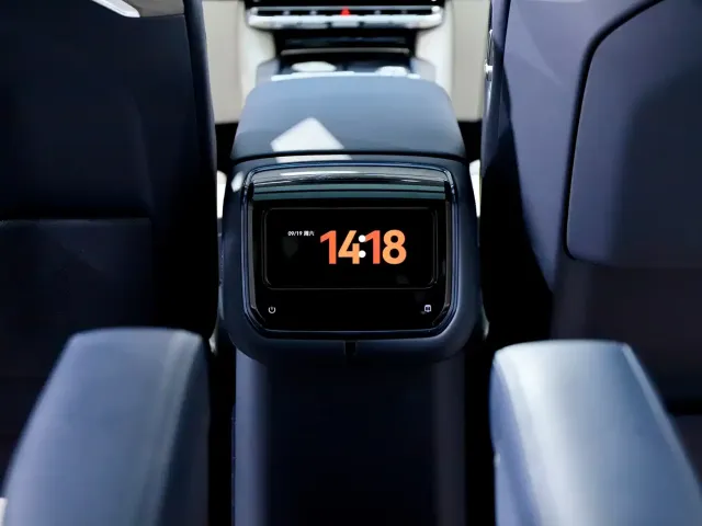 ZEEKR Zeekr 9X 2025 model Ultra Edition 70kWh — Фото автомобиля 30