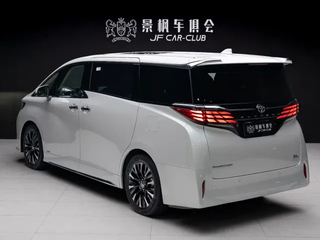 Toyota Alphard — Фото автомобиля 4