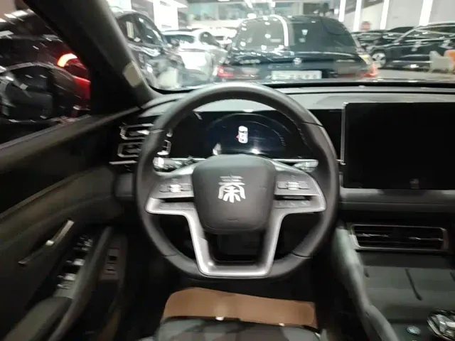 BYD Qin L — Фото автомобиля 10