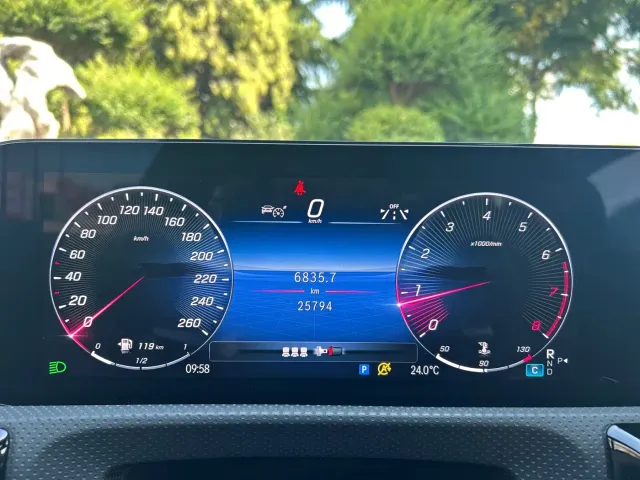 Mercedes-Benz A-Class — Фото автомобиля 11