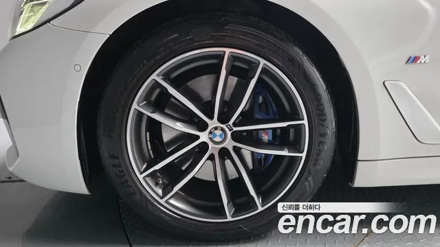BMW 5 Series G30 — Фото автомобиля 5