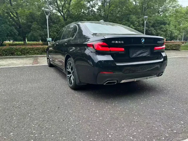 BMW 5 Series — Фото автомобиля 9