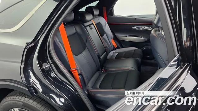 Genesis GV70 — Фото автомобиля 11