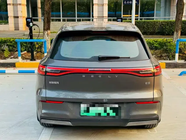 Geely Galaxy E5 — Фото автомобиля 8