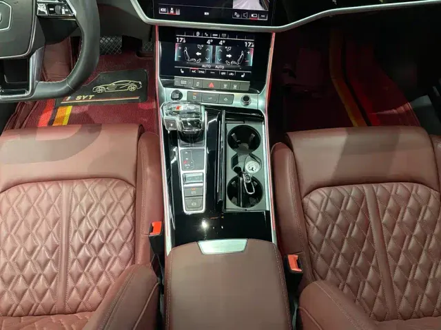 Audi A7L — Фото автомобиля 4