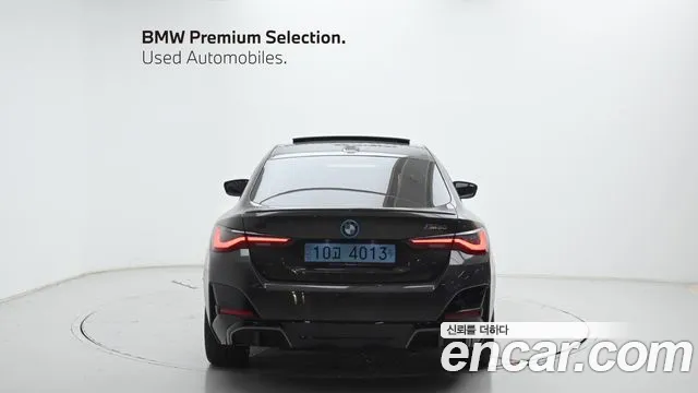 BMW i4 — Фото автомобиля 4