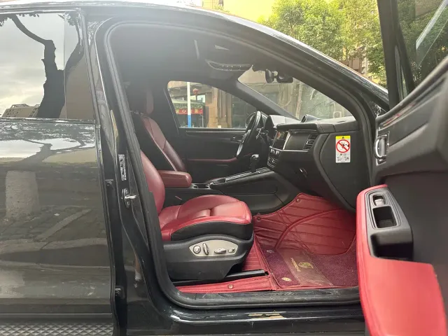 Porsche Macan — Фото автомобиля 22
