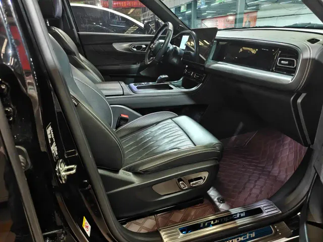 GAC Trumpchi GS8 — Фото автомобиля 10