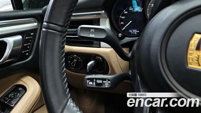 Porsche Macan — Фото автомобиля 18