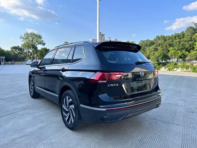 Volkswagen Tiguan L — Фото автомобиля 7
