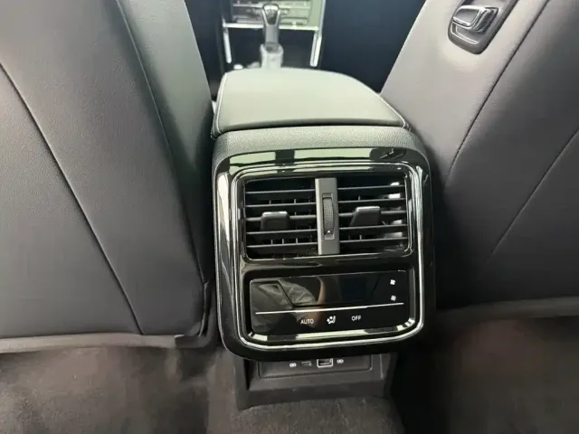 Volkswagen Passat — Фото автомобиля 14