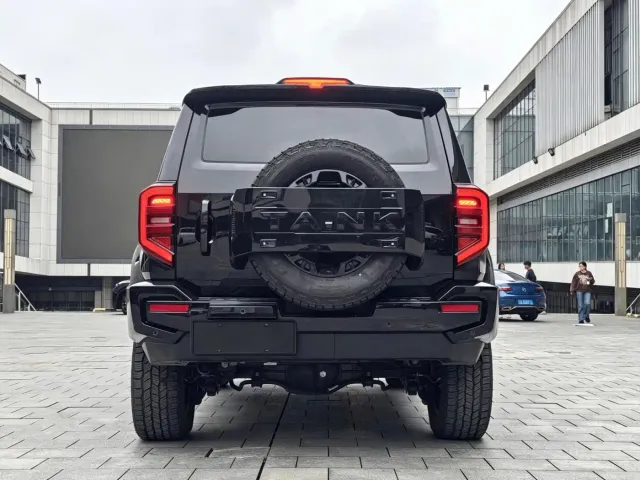 Tank Tank 400 New Energy 2024 Hi4-T Off-Road Edition — Фото автомобиля 8
