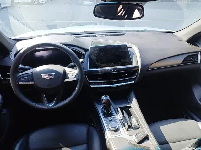 Cadillac CT5 — Фото автомобиля 9