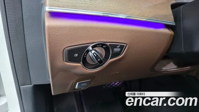 Mercedes-Benz E-Class — Фото автомобиля 24