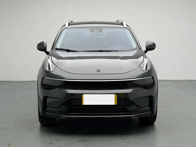 Lynk & Co 01 — Фото автомобиля 2