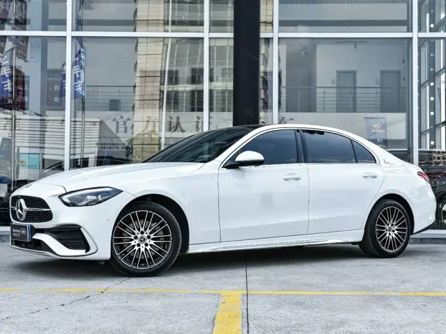 Фотография автомобиля — Mercedes-Benz C-Class