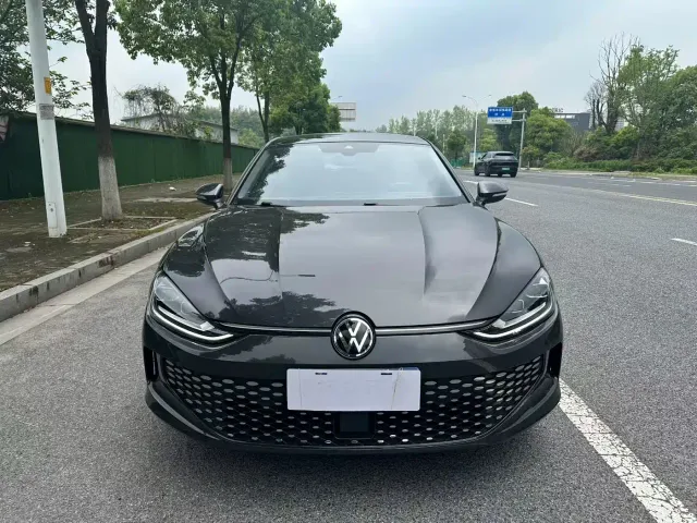 Фотография автомобиля — Volkswagen Lamando