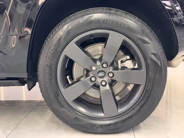 Land Rover Defender — Фото автомобиля 14