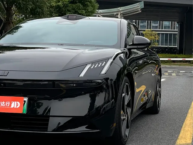 Lynk & Co Z10 — Фото автомобиля 6