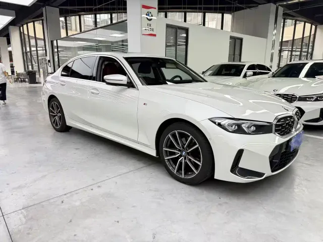 BMW 3 Series — Фото автомобиля 3